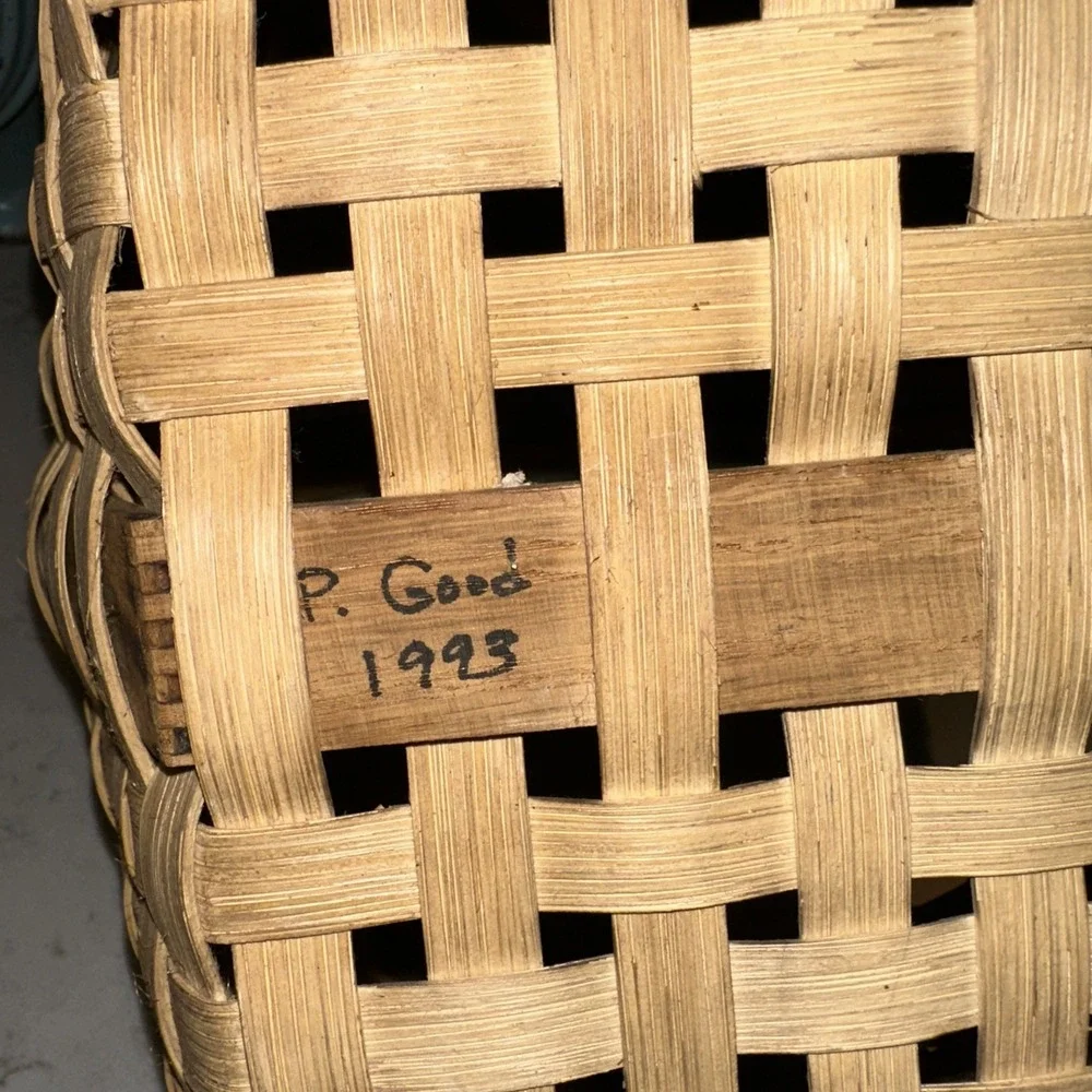Vintage Signed 1993 Handmade Splint Wood Gathering Basket Modern Cottage Folk 01